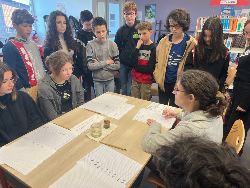 Des élèves attentifs